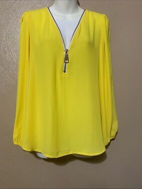 8. Premise size S Sunny Yellow V‑Neck Zip Blouse NWT